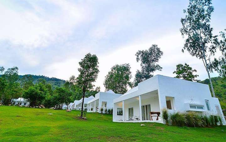 อริสโต ชิค รีสอร์ท แอนด์ ฟาร์ม รีสอร์ทสวนผึ้งน้องหมาพักได้