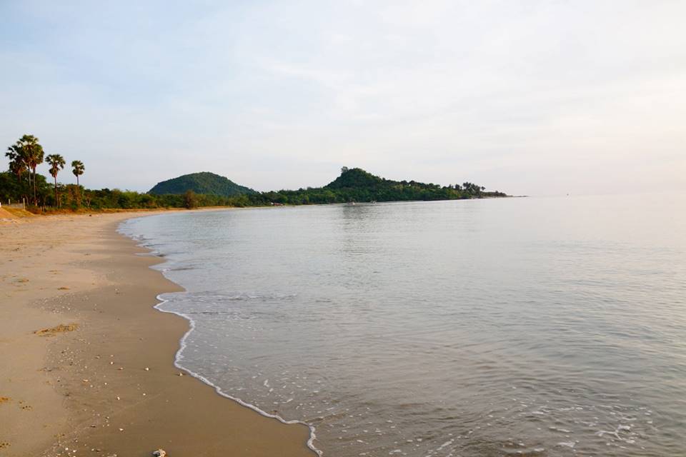 ที่พักติดทะเลใกล้หาดบ้านกรูดหมาพักได้