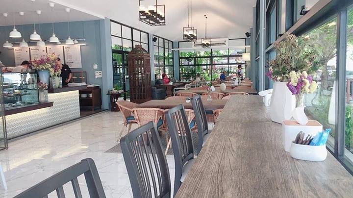 ร้านกาแฟพัทยาน้องหมาเข้าได้