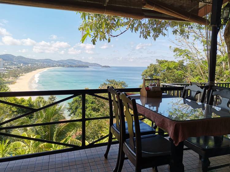 ร้านอาหารหาดกะรนหมาใหญ่เข้าได้