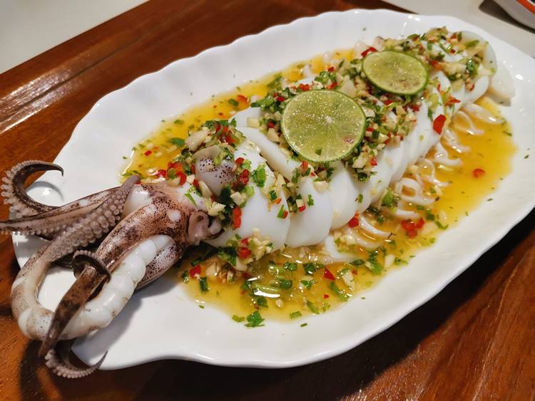 ร้านอาหารหาดกะรนหมาใหญ่เข้าได้